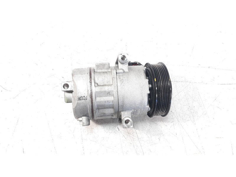 Recambio de compresor aire acondicionado para hyundai tucson 1.6 crdi cat referencia OEM IAM CA500NFJCB04 320175 