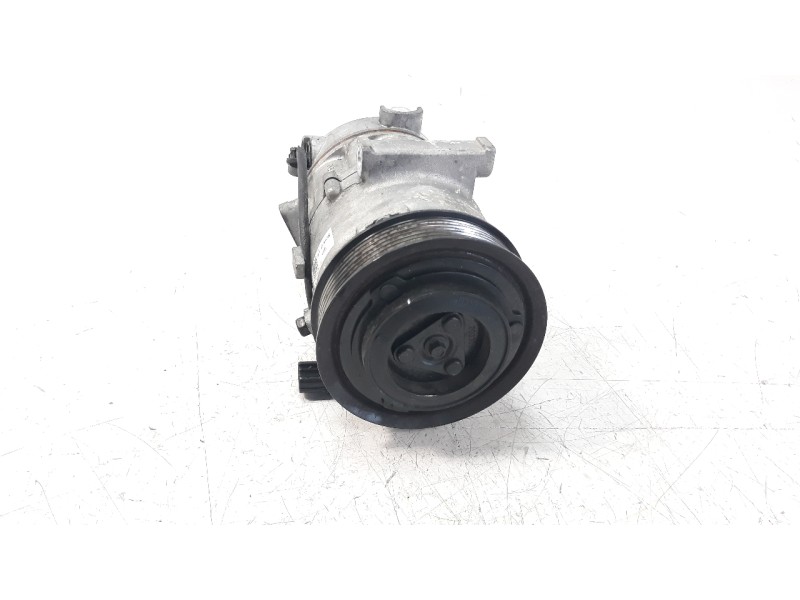 Recambio de compresor aire acondicionado para hyundai tucson 1.6 crdi cat referencia OEM IAM CA500NFJCB04 320175 