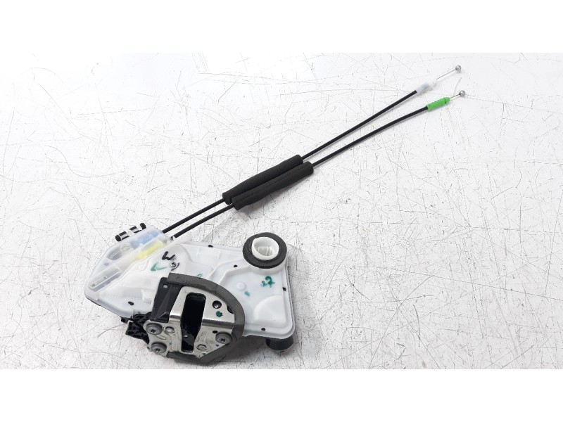 Recambio de cerradura puerta delantera derecha para toyota corolla (e21) referencia OEM IAM 6903002511  