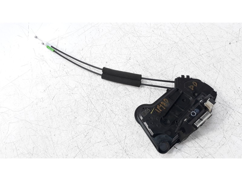 Recambio de cerradura puerta delantera derecha para toyota corolla (e21) referencia OEM IAM 6903002511  