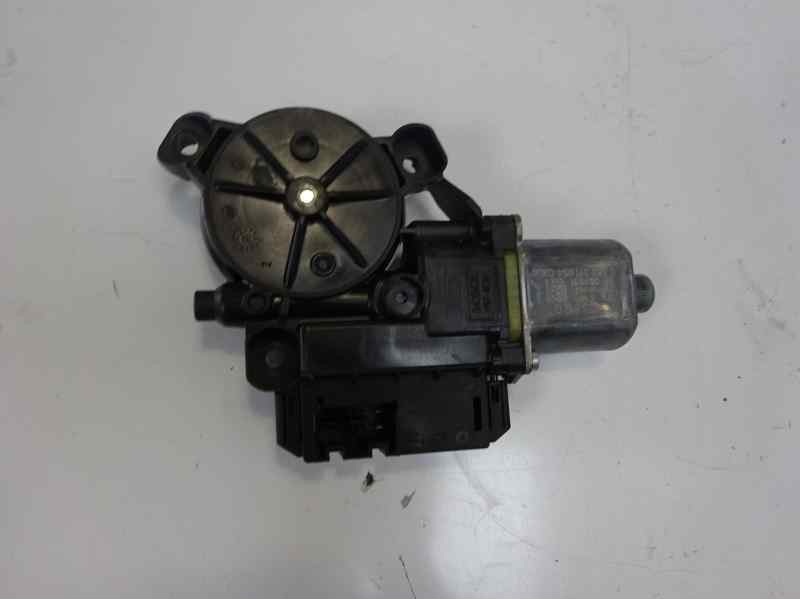 Recambio de motor elevalunas trasero derecho para volkswagen polo (6r1) advance referencia OEM IAM 6R0959812G 0130822533 