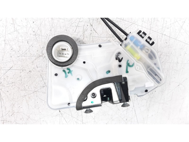 Recambio de cerradura puerta delantera izquierda para toyota corolla (e21) referencia OEM IAM 690400H050  