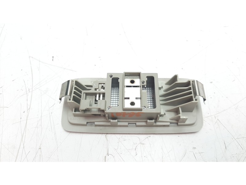 Recambio de luz interior para mazda 3 lim. () 2.2 turbodiesel cat referencia OEM IAM BHN951310  