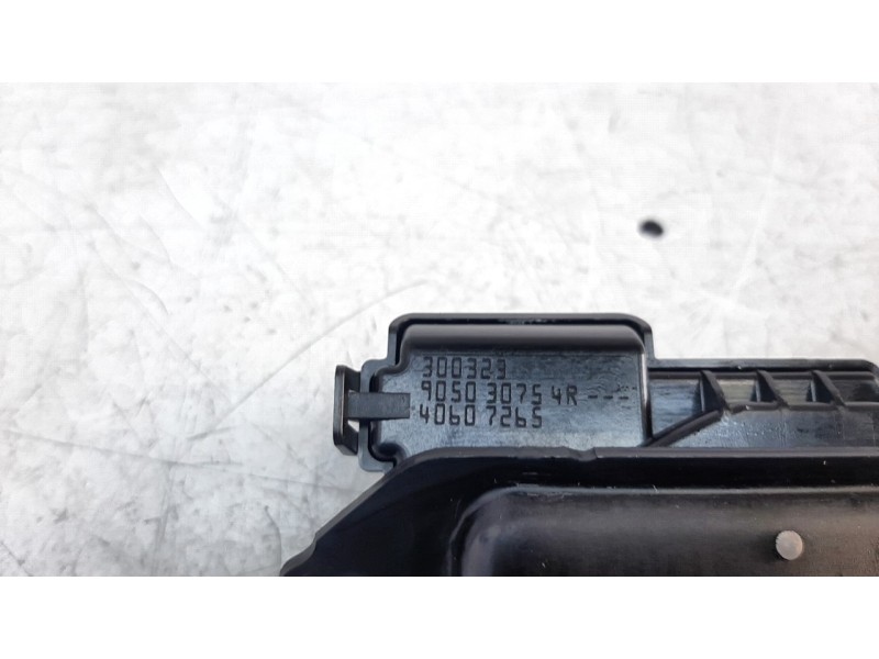 Recambio de cerradura maletero / porton para dacia sandero iii stepway expression referencia OEM IAM 905030754R  
