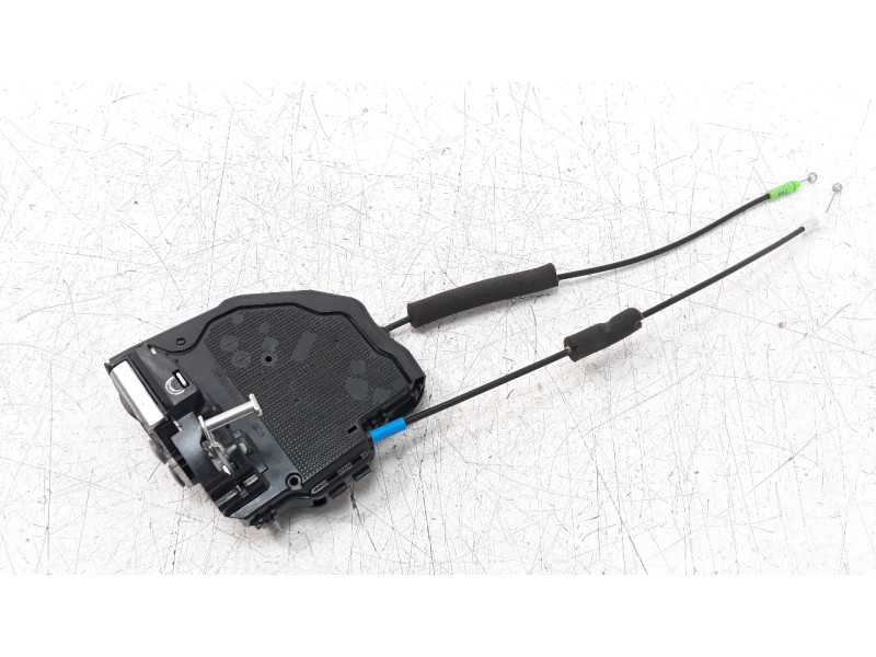 Recambio de cerradura puerta trasera derecha para toyota corolla (e21) referencia OEM IAM 6905002580  