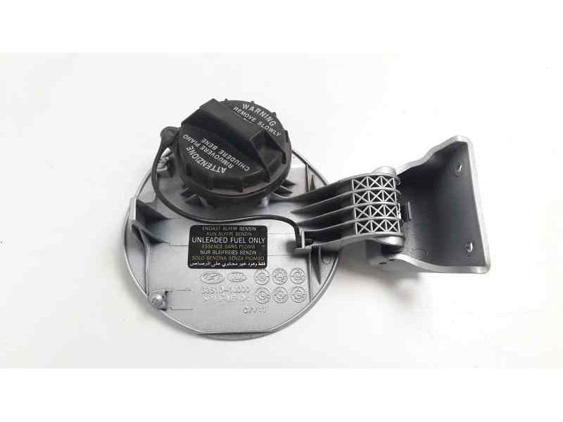 Recambio de tapa exterior combustible para hyundai i20 1.2 16v cat referencia OEM IAM 695101J000  