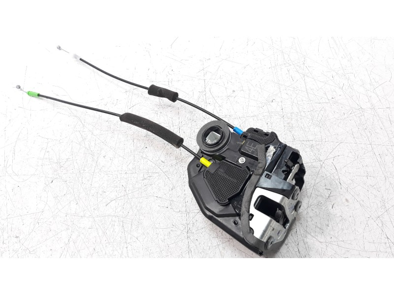 Recambio de cerradura puerta trasera izquierda para toyota corolla (e21) referencia OEM IAM 6906002600  