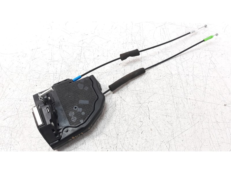 Recambio de cerradura puerta trasera izquierda para toyota corolla (e21) referencia OEM IAM 6906002600  