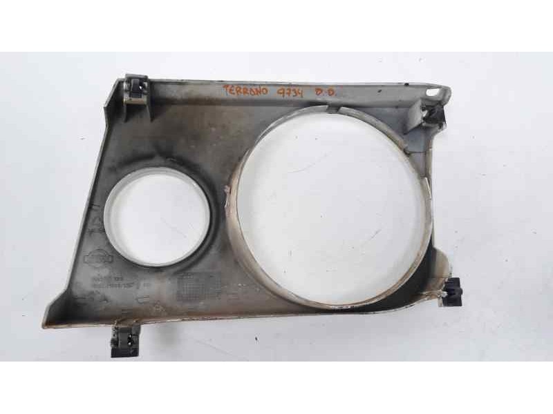 Recambio de molduras delanteras para nissan terrano/terrano.ii (r20) 2.7 turbodiesel referencia OEM IAM   