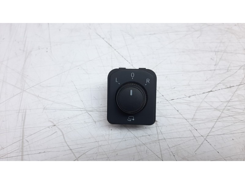 Recambio de mando retrovisor para seat arona 1.6 tdi referencia OEM IAM 6F0959565  