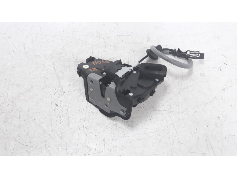 Recambio de cerradura puerta trasera derecha para volkswagen polo 1.0 tsi referencia OEM IAM 5TA839016P  