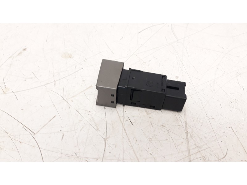 Recambio de interruptor para ssangyong rexton w 2.0 td cat referencia OEM IAM 8520008E30HEL  