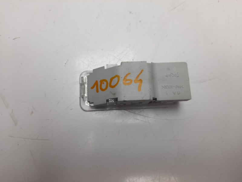 Recambio de luz interior para peugeot 308 sw envy referencia OEM IAM 6362N6  