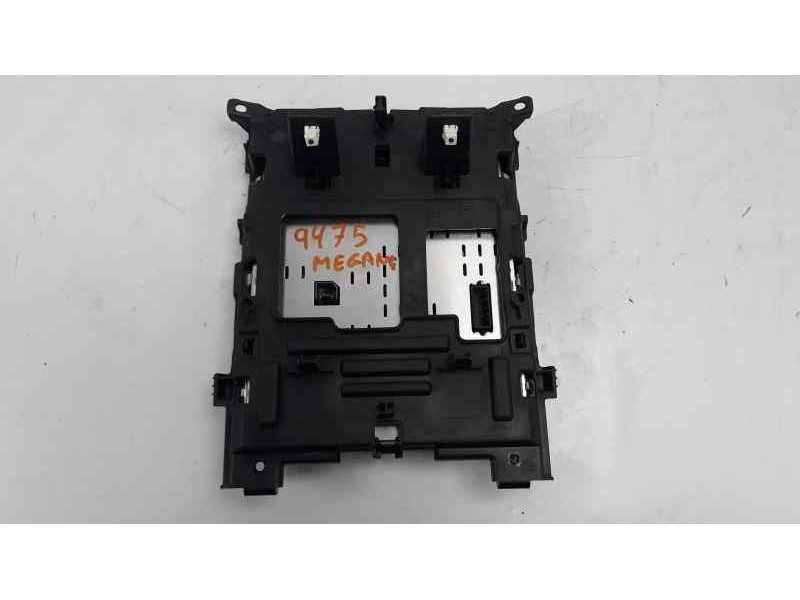 Recambio de pantalla multifuncion para renault megane iv berlina 5p zen referencia OEM IAM   