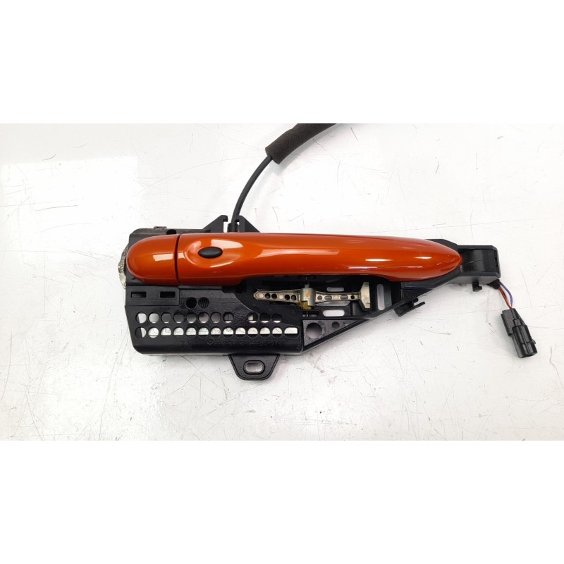 Recambio de maneta exterior delantera derecha para renault captur 1.5 dci diesel fap energy referencia OEM IAM 806706656R  