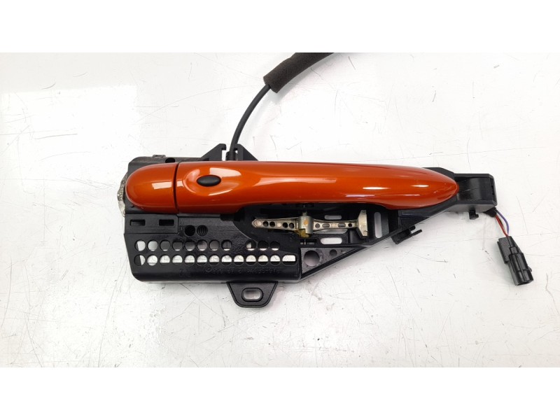 Recambio de maneta exterior delantera derecha para renault captur 1.5 dci diesel fap energy referencia OEM IAM 806706656R  