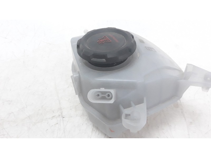 Recambio de deposito expansion para volkswagen polo 1.0 tsi referencia OEM IAM 2Q0121407D  