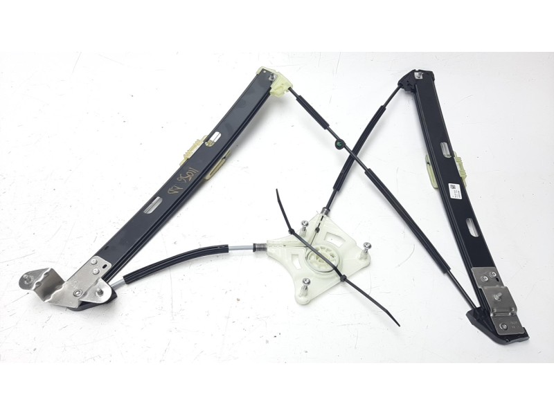 Recambio de elevalunas delantero derecho para volkswagen polo 1.0 tsi referencia OEM IAM 2G4837462B  