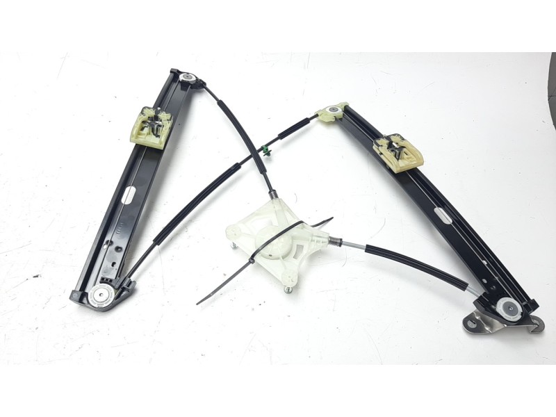 Recambio de elevalunas delantero derecho para volkswagen polo 1.0 tsi referencia OEM IAM 2G4837462B  