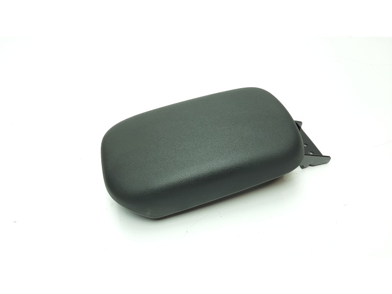 Recambio de apoyabrazos central para hyundai kona referencia OEM IAM 84611J9000TRY  