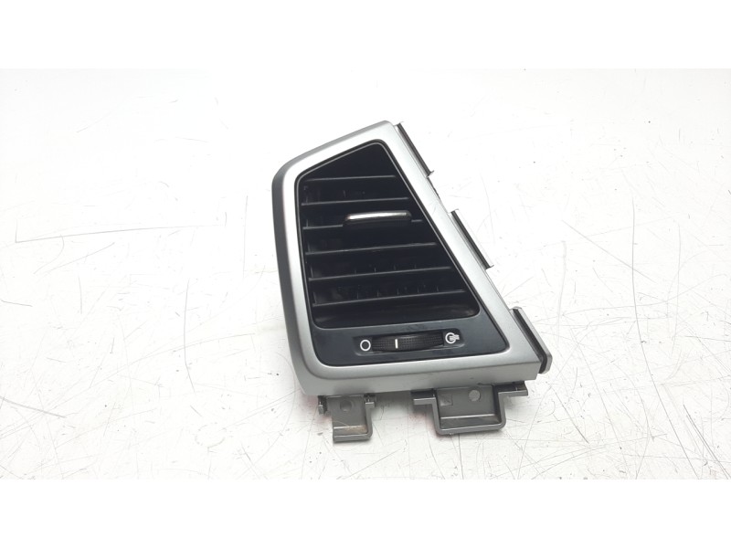 Recambio de rejilla aireadora para hyundai tucson 1.6 cat referencia OEM IAM D797480000  