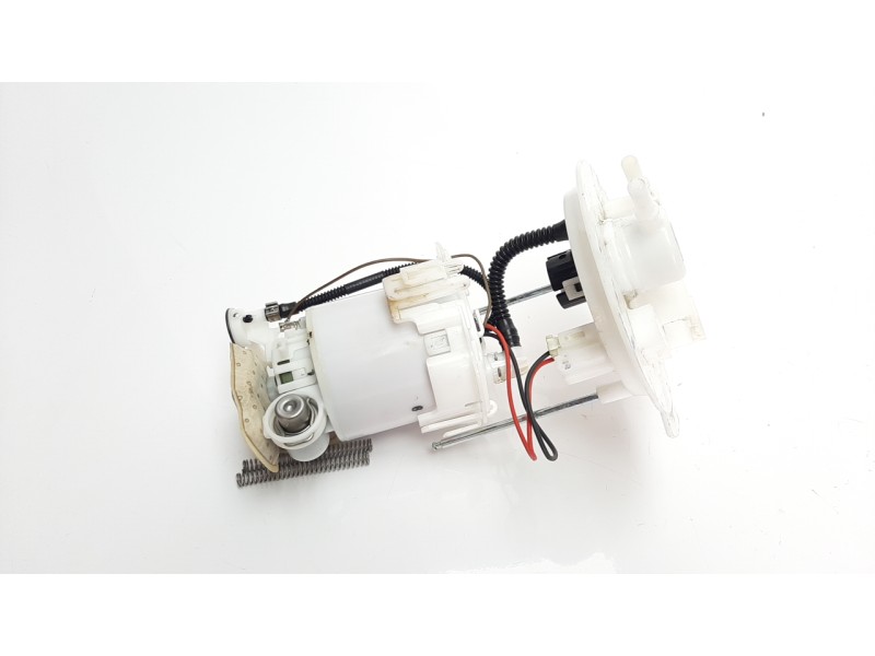 Recambio de bomba combustible para hyundai kona referencia OEM IAM 31110CM100  