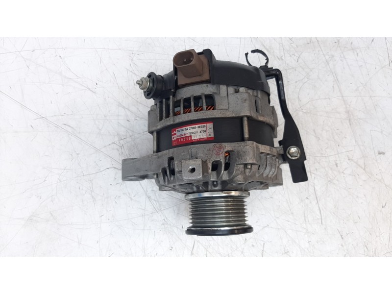 Recambio de alternador para toyota hilux (kun) referencia OEM IAM 270600L170  