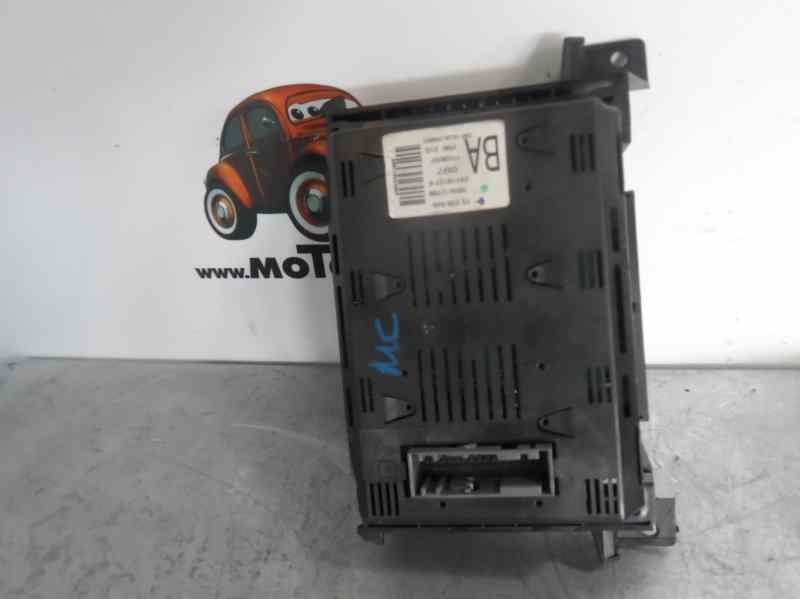 Recambio de pantalla multifuncion para opel astra h berlina cosmo referencia OEM IAM 13238548  