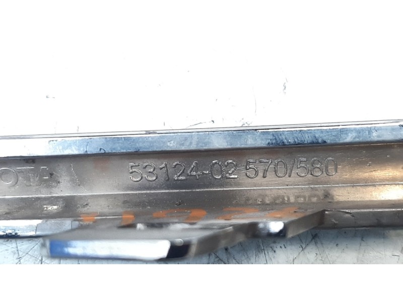 Recambio de molduras delanteras para toyota corolla (e21) hybrid style referencia OEM IAM 5312102600  