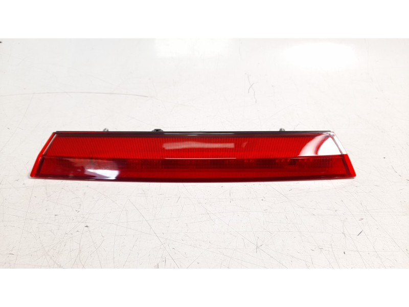 Recambio de luz central de freno para toyota corolla (e21) referencia OEM IAM 8157012450  