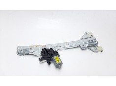 ELEVALUNAS DELANTERO DERECHO 82402J9000 