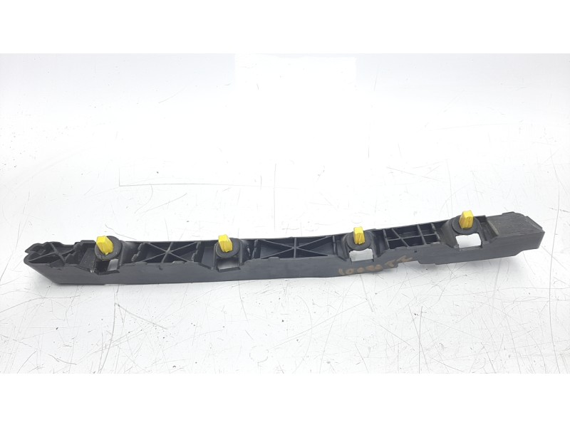 Recambio de moldura para hyundai tucson 1.6 cat referencia OEM IAM 86615D7000  