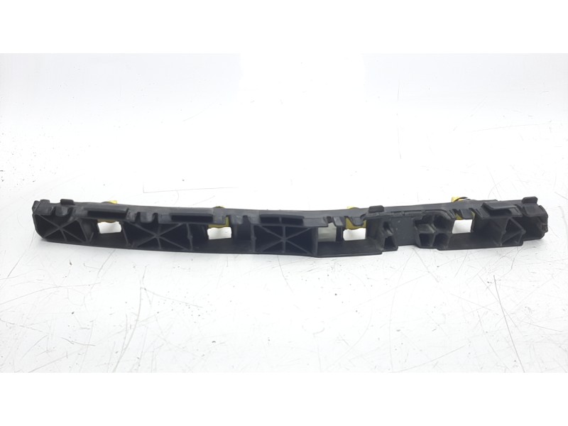 Recambio de moldura para hyundai tucson 1.6 cat referencia OEM IAM 86616D7000  