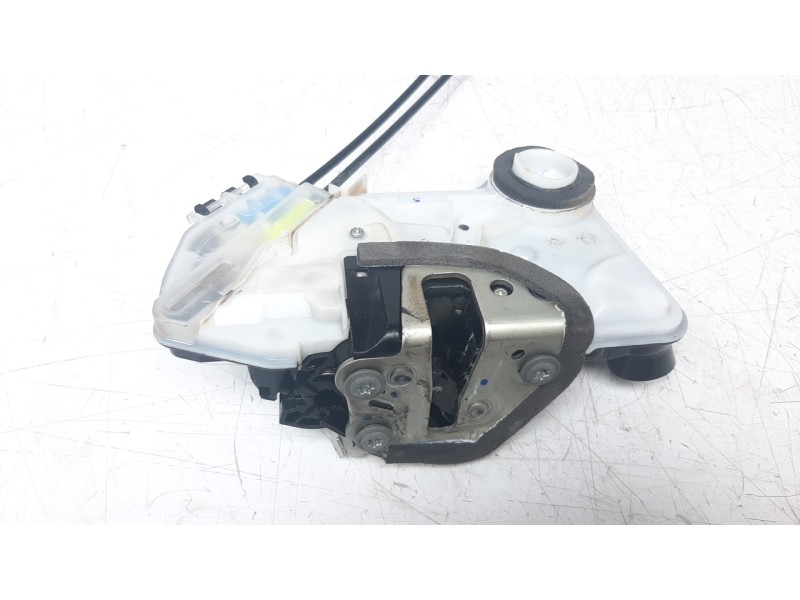 Recambio de cerradura puerta delantera derecha para toyota hilux (kun) referencia OEM IAM 6903002480  