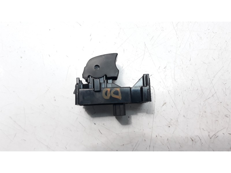 Recambio de mando elevalunas delantero derecho para toyota corolla (e21) referencia OEM IAM 8481002260  