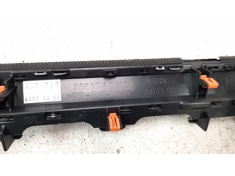 Recambio de aireador derecho para toyota corolla (e21) hybrid style referencia OEM IAM 5566202580  