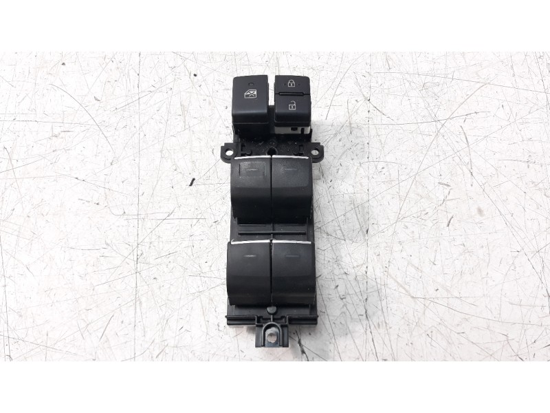 Recambio de mando elevalunas delantero izquierdo para toyota corolla (e21) referencia OEM IAM 8404002370  