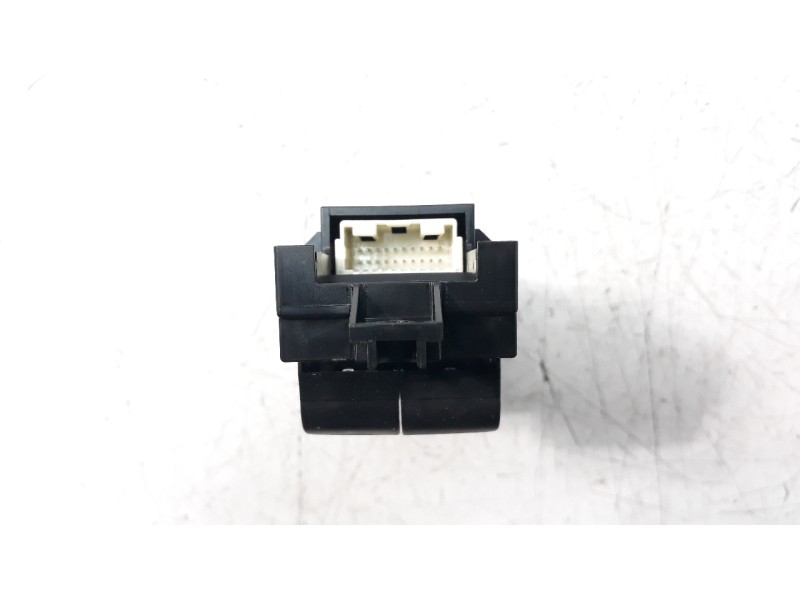 Recambio de mando elevalunas delantero izquierdo para toyota corolla (e21) referencia OEM IAM 8404002370  