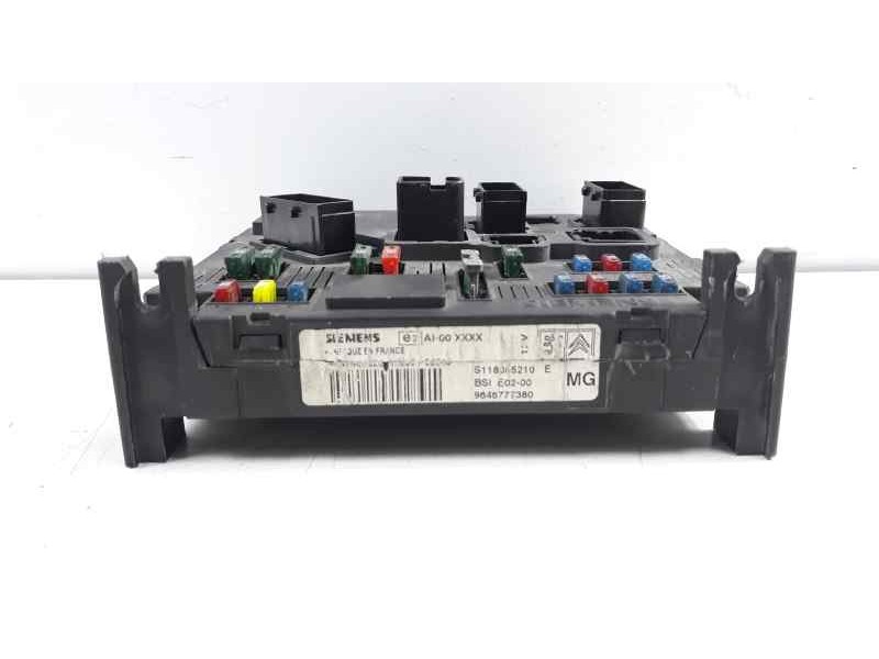 Recambio de caja reles / fusibles para peugeot 206 berlina 1.9 diesel referencia OEM IAM 9646777380  