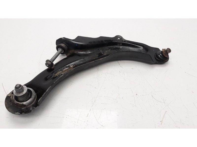 Recambio de brazo suspension inferior delantero derecho para renault captur 0.9 energy referencia OEM IAM 545045743R  