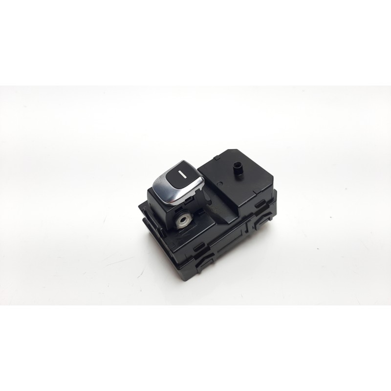 Recambio de mando elevalunas trasero izquierdo para kia sportage 1.7 crdi cat referencia OEM IAM 93580D9100  