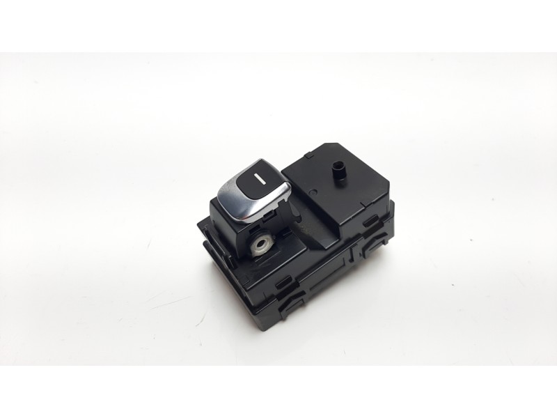 Recambio de mando elevalunas trasero izquierdo para kia sportage 1.7 crdi cat referencia OEM IAM 93580D9100  