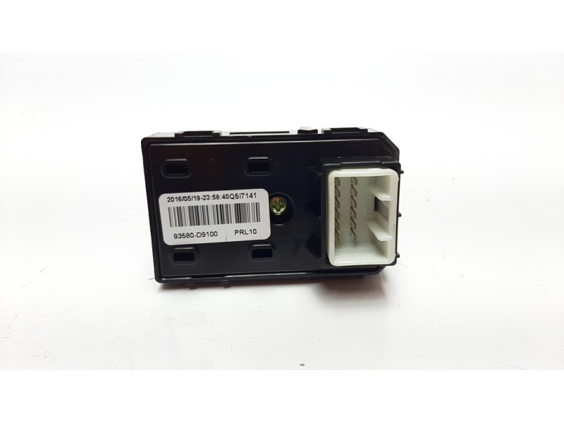 Recambio de mando elevalunas trasero izquierdo para kia sportage 1.7 crdi cat referencia OEM IAM 93580D9100  