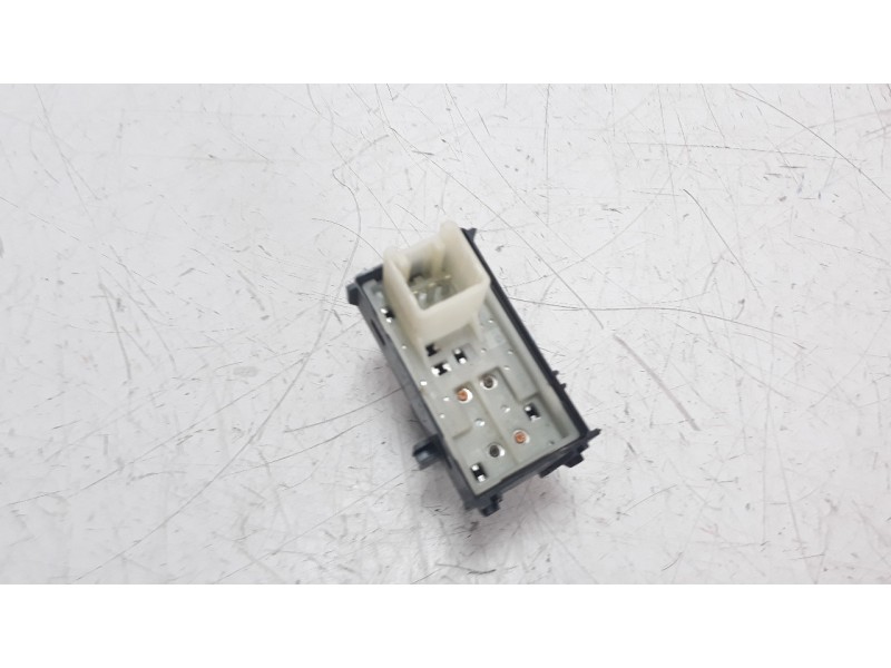 Recambio de mando elevalunas delantero derecho para toyota hilux (kun) referencia OEM IAM 848100K080  