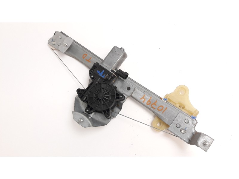 Recambio de elevalunas trasero derecho para renault captur 0.9 energy referencia OEM IAM 827009380R 106199718 