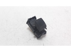 MANDO ELEVALUNAS TRASERO DERECHO 848100K080 