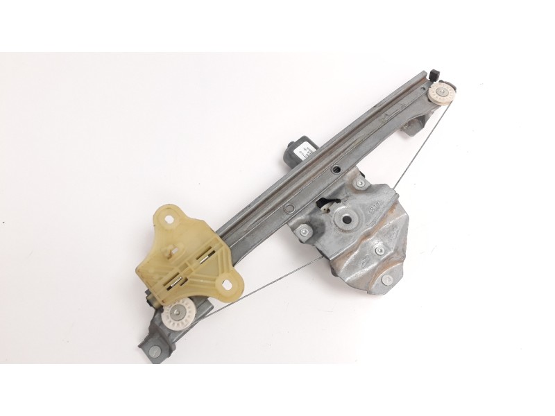 Recambio de elevalunas trasero derecho para renault captur 0.9 energy referencia OEM IAM 827009380R 106199718 