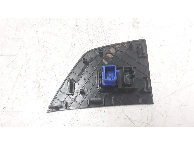 Recambio de warning para volkswagen polo 1.0 tsi referencia OEM IAM 6R0953509B  