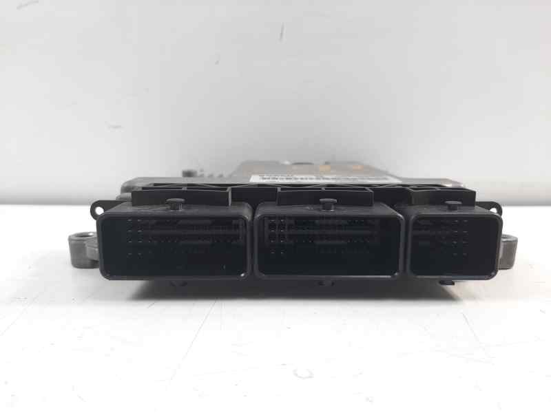 Recambio de centralita motor uce para renault clio iv technofeel referencia OEM IAM 237102747R  
