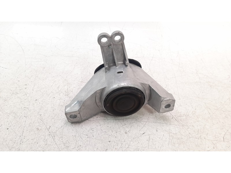 Recambio de soporte motor derecho para hyundai tucson (nx) maxx 2wd referencia OEM IAM 21810N7630  